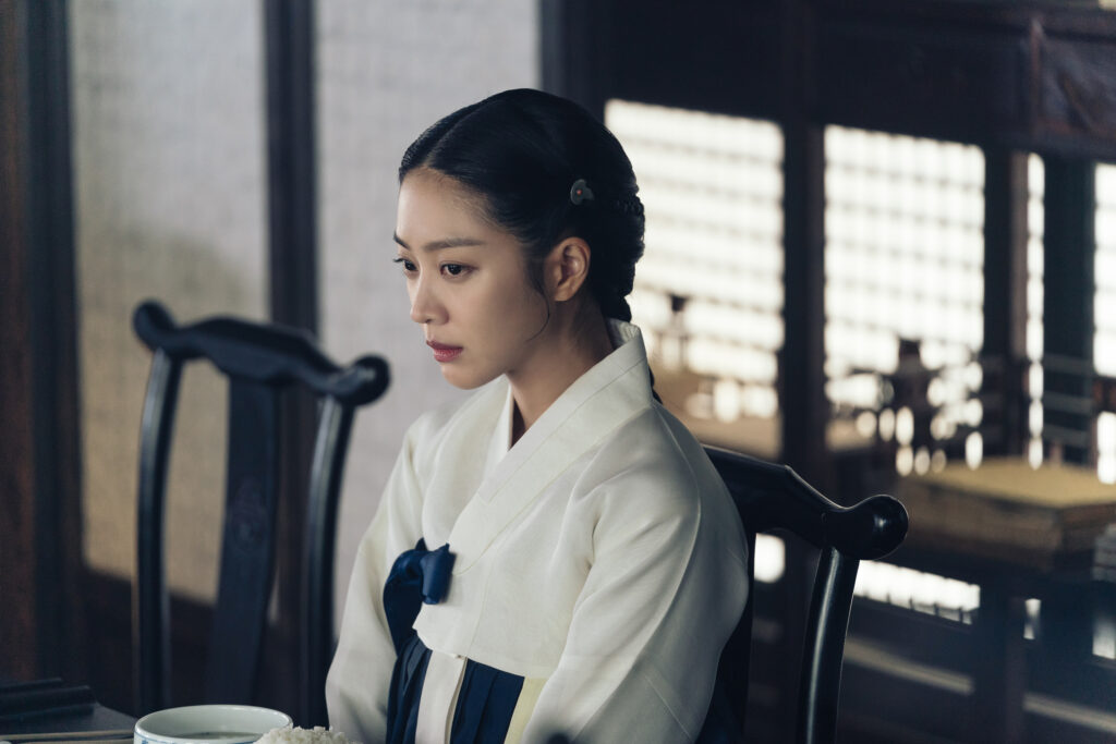 Lee Jae Wook, Jo Bo Ah, Kim Jae Wook, and More Caught in Tense Mystery in Upcoming Netflix Drama "Dear Hongrang"