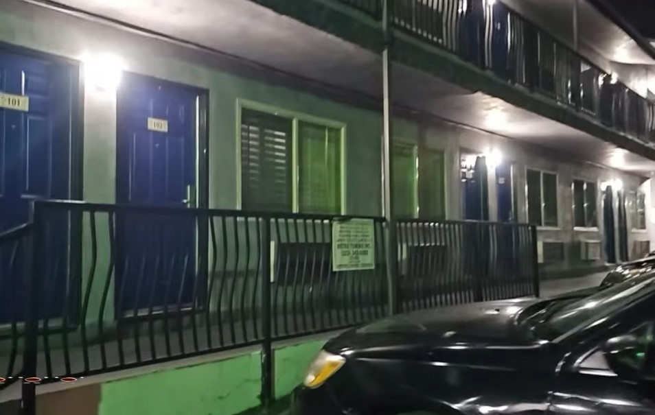 ExtraEmily’s Motel Tour Shocks Fuslie IRL