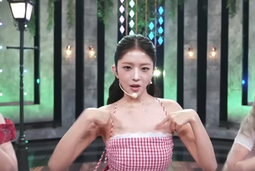 IVE DARE ME Japan Performance Wows Fans