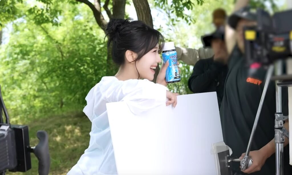 fromis_9 Jiheon Shows Her Charm in CF Behind Clip