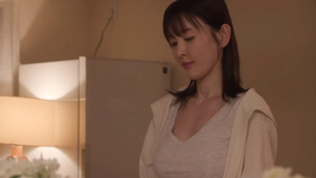 Nitou Sayaka Portrays a Graceful and Loving Housewife in Heartwarming Story