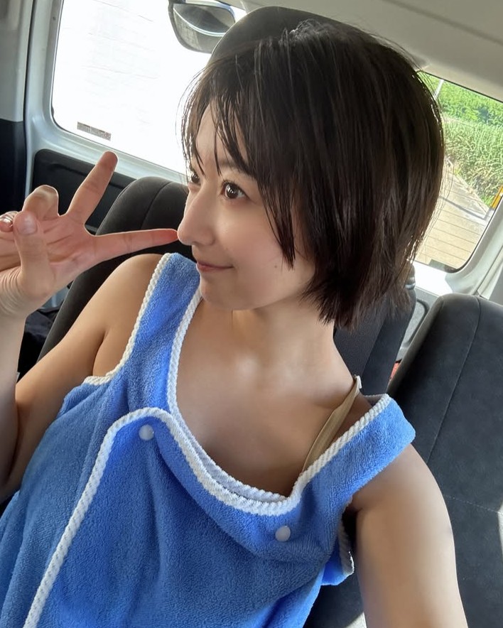 Ena Enohara’s Second Photobook Dominates Charts