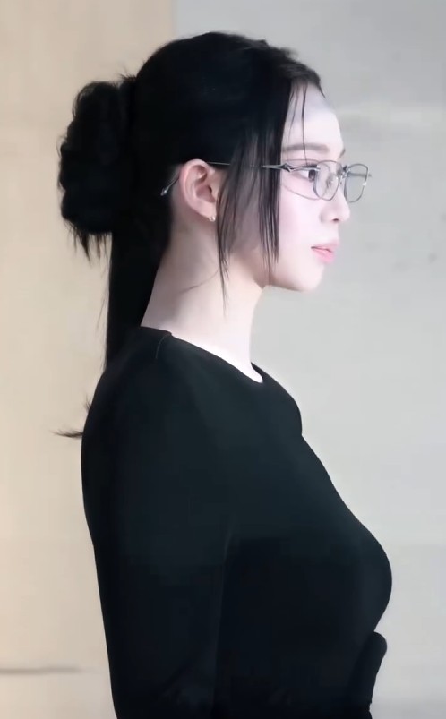 Karina Wows Fans With Stunning Glasses Look