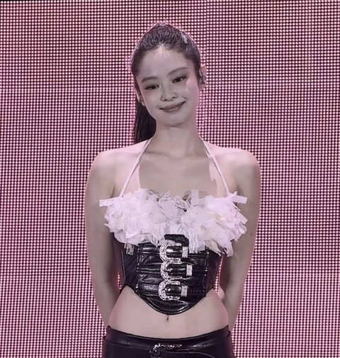 Jennie’s Ponytail Look Proves She’s the Ultimate Style Icon