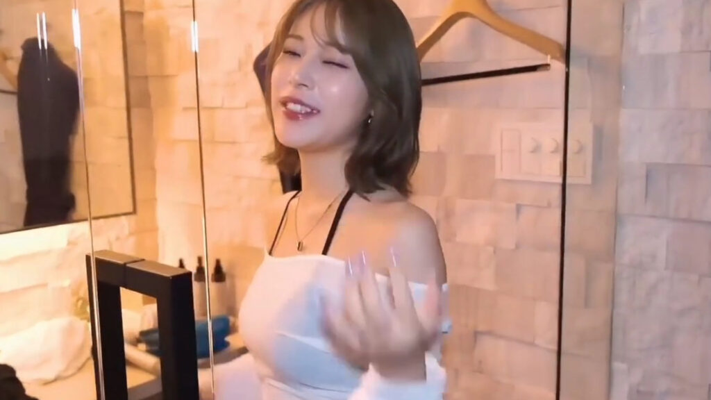 Japanese Influencer Meets Follower in Private Setting