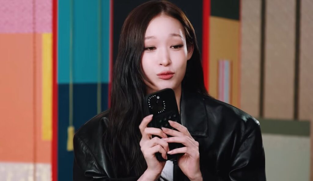 Vogue Korea Reveals What’s Inside AllDay Project Annie’s Everyday Bag