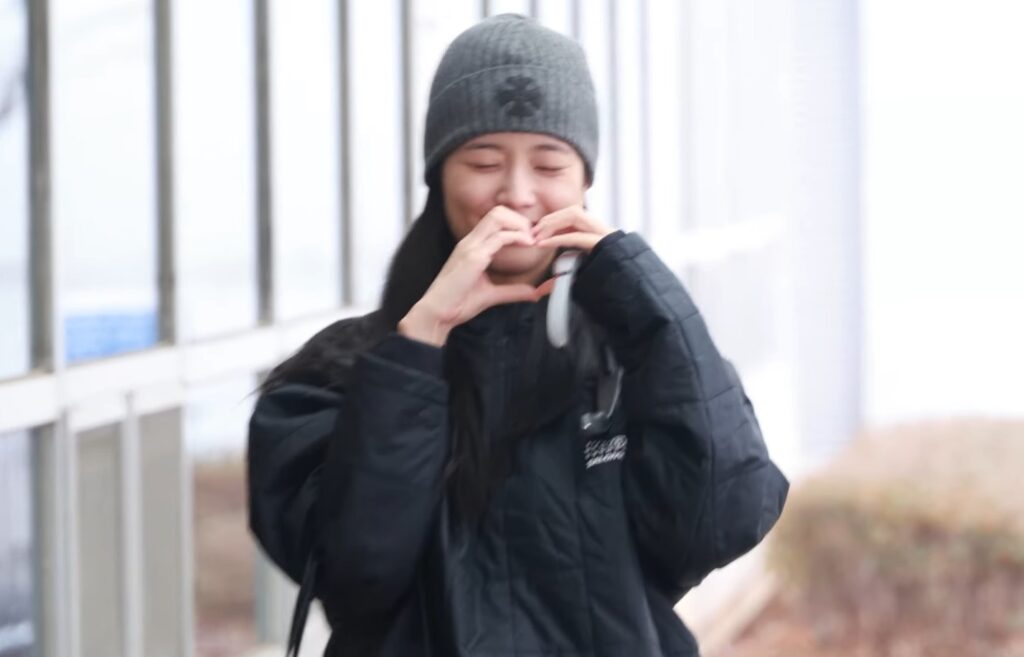 BLACKPINK Jennie and Jisoo Depart for Tokyo Tour