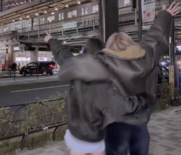 MEOVV Narin and SOMI Dance to “Where You At”