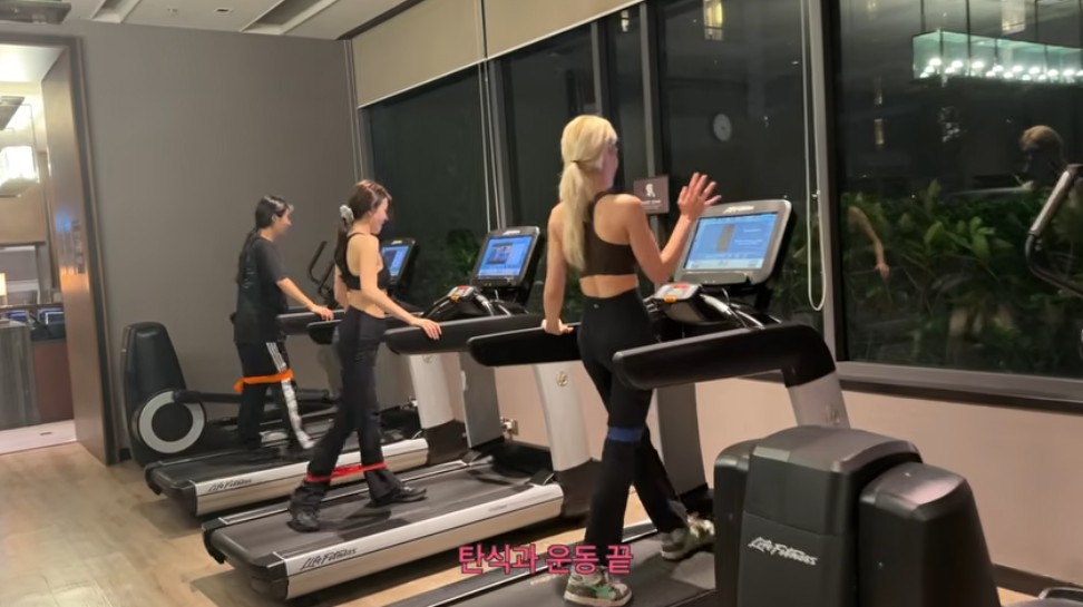 Jeon Somi Bangkok Family Trip Vlog Released