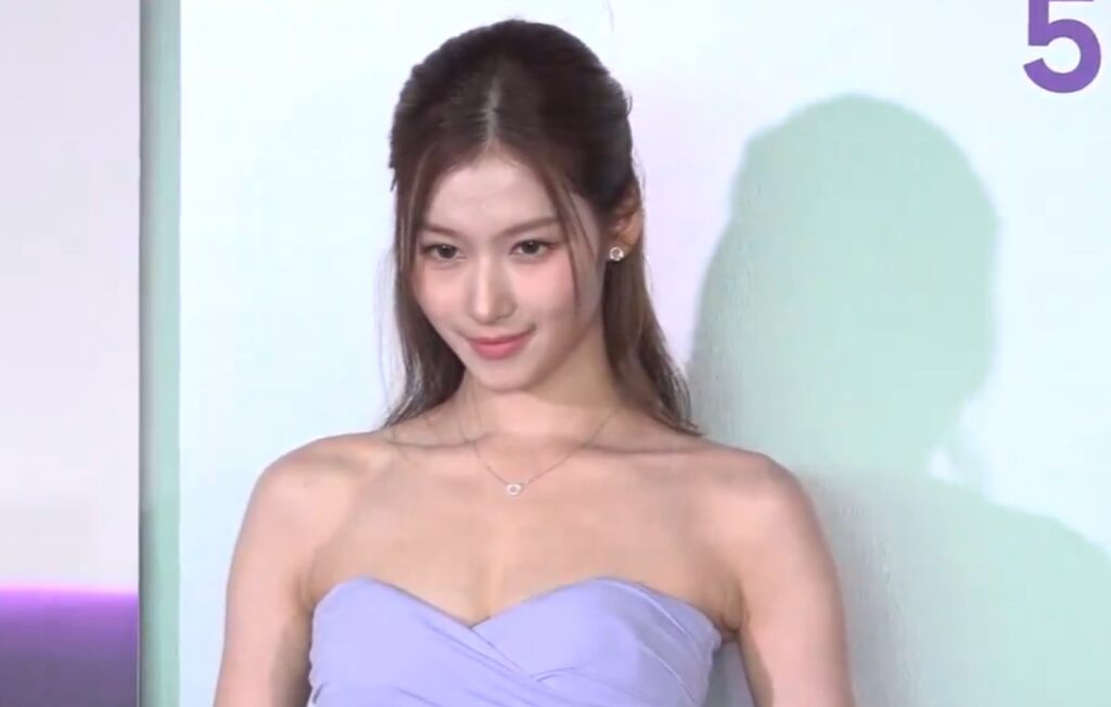 MISAMO’s Sana Goes Viral for Unreal Visuals