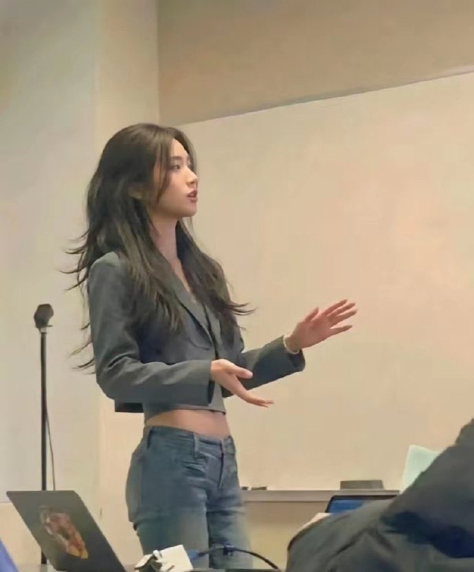 Slender Balanced Body Style Looks Good in Any Outfit