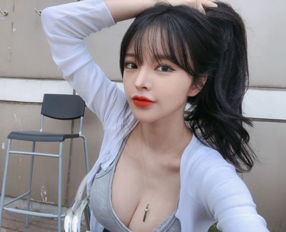 BJ 서안: AfreecaTV Streamer and IG Influencer