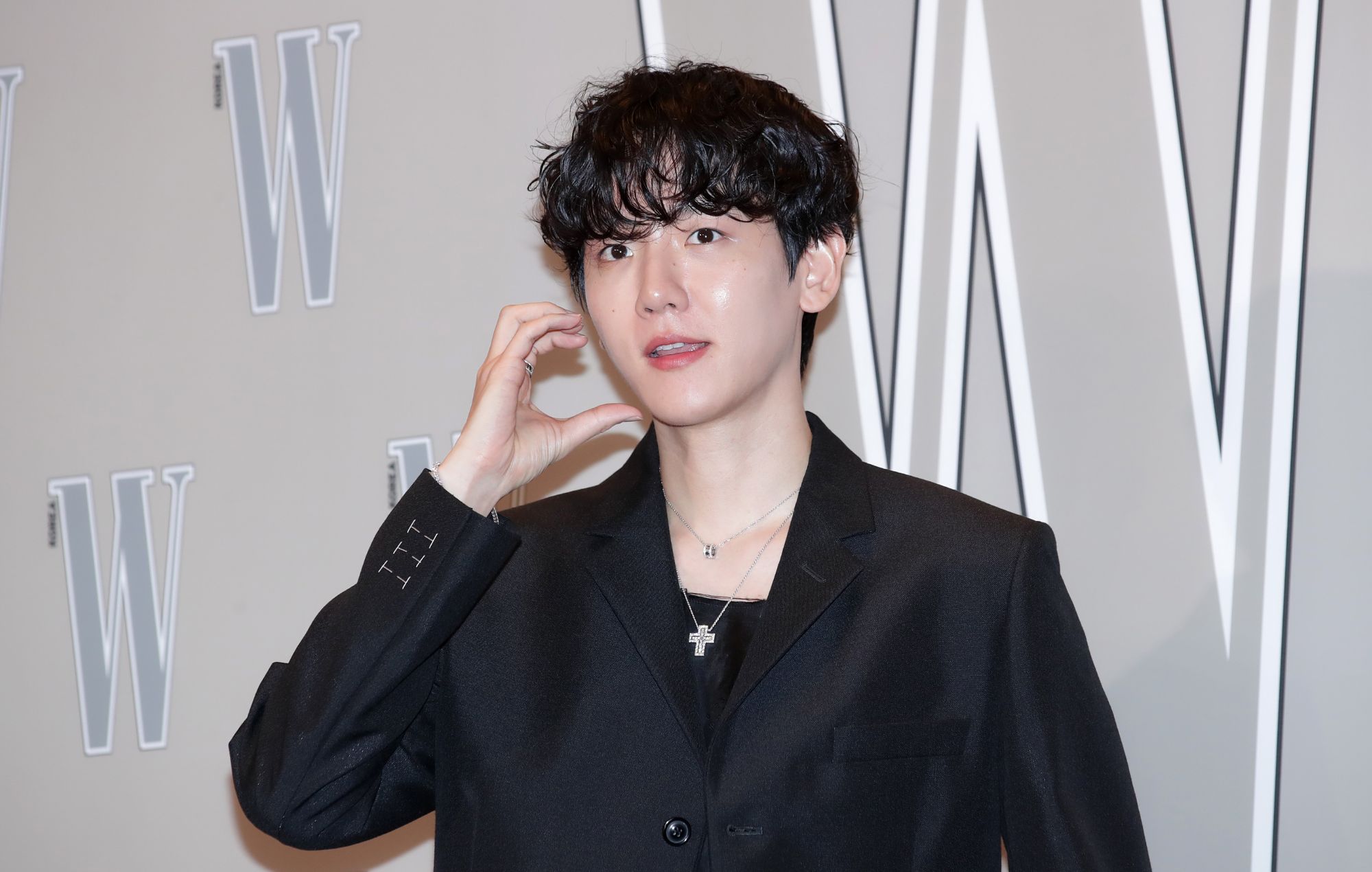 EXO’s Baekhyun Announces First-Ever Solo World Tour “Reverie” — 29 Cities Across the Globe!