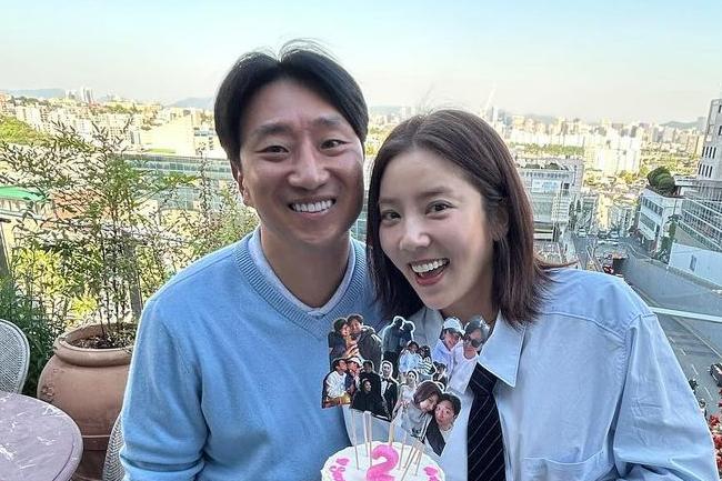 Son Dam Bi and Lee Kyou Hyuk Introduce Their Newborn Daughter