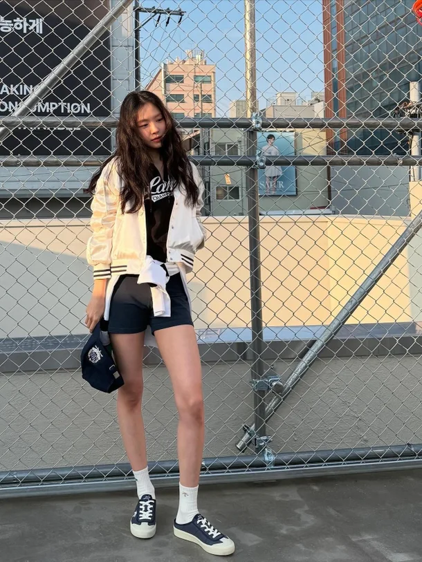 Son Na-eun Shares Life Update with Radiant Fitness Photos: “It’s Going Well”