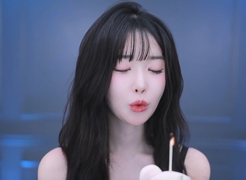 Juicy Seyeon Stuns in White Tight Dress While Celebrating Her Birthday