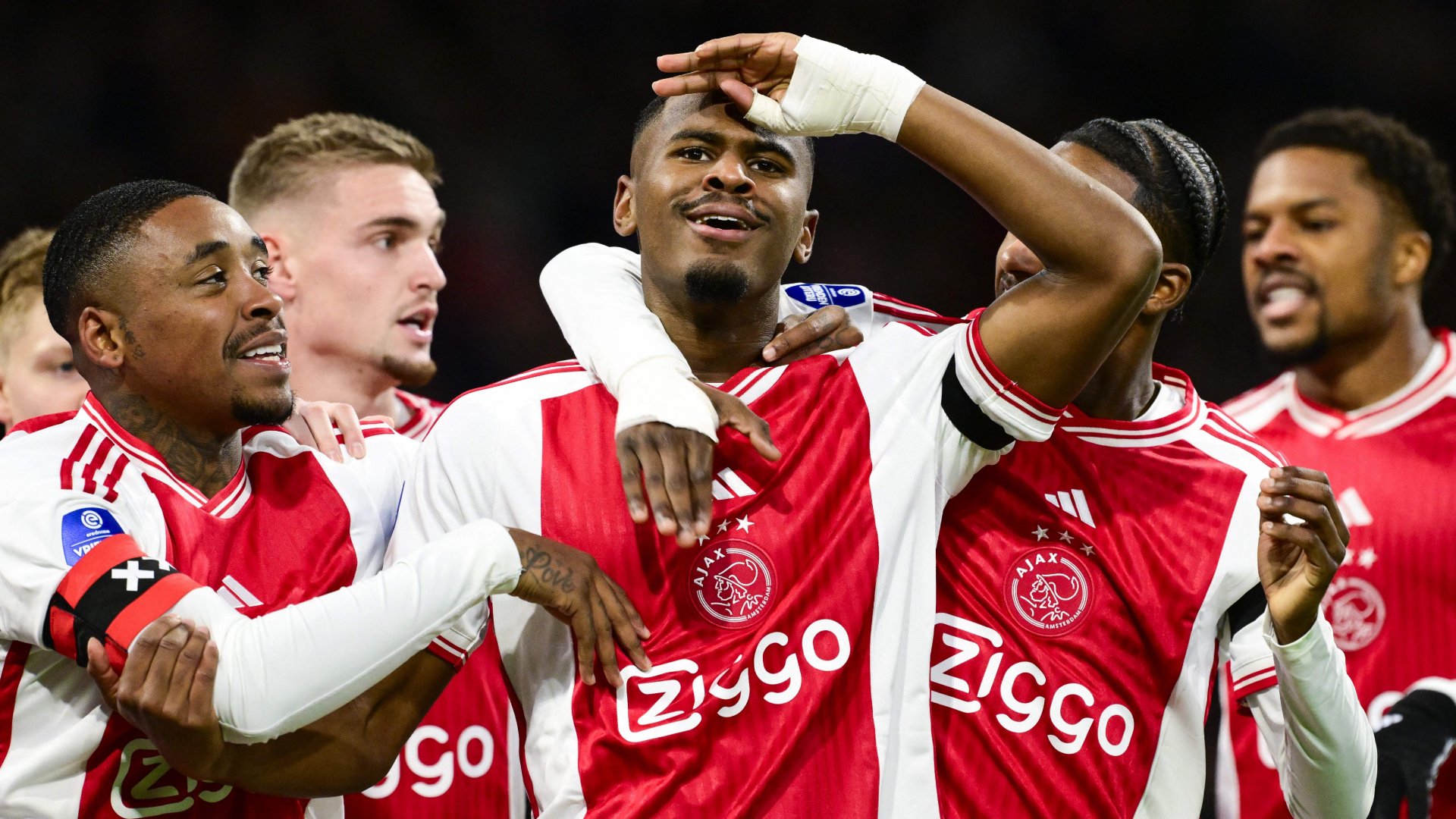 Chelsea Hold Informal Talks for Ajax Wonderkid Jorrel Hato