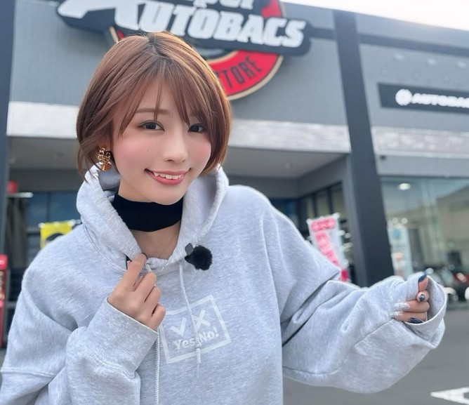ENA of CYBERJAPAN: From School Nurse to Dance Star