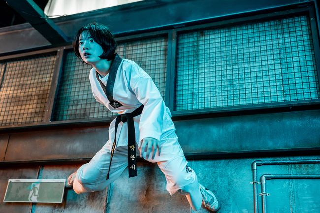 “Hi.5” Trailer Teases Quirky Action-Comedy with Superpowers