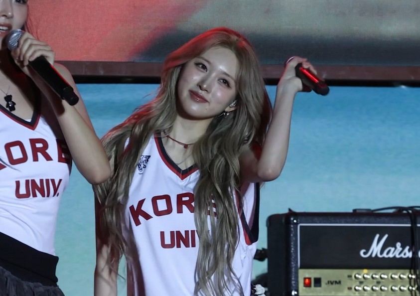 IVE’s Gaeul to Throw First Pitch for LG Twins
