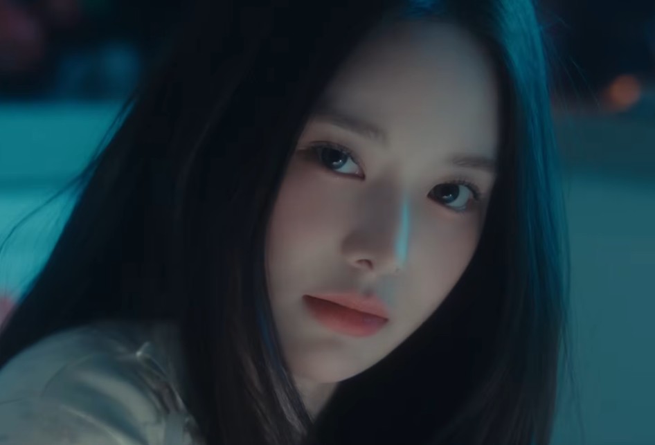 izna Comeback Heats Up with Teaser for “BEEP” MV