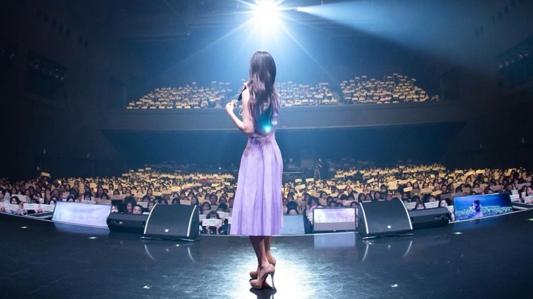 Jeong So-min Impresses Fans with Elegant Korean Dance at Taiwan Fan Meeting