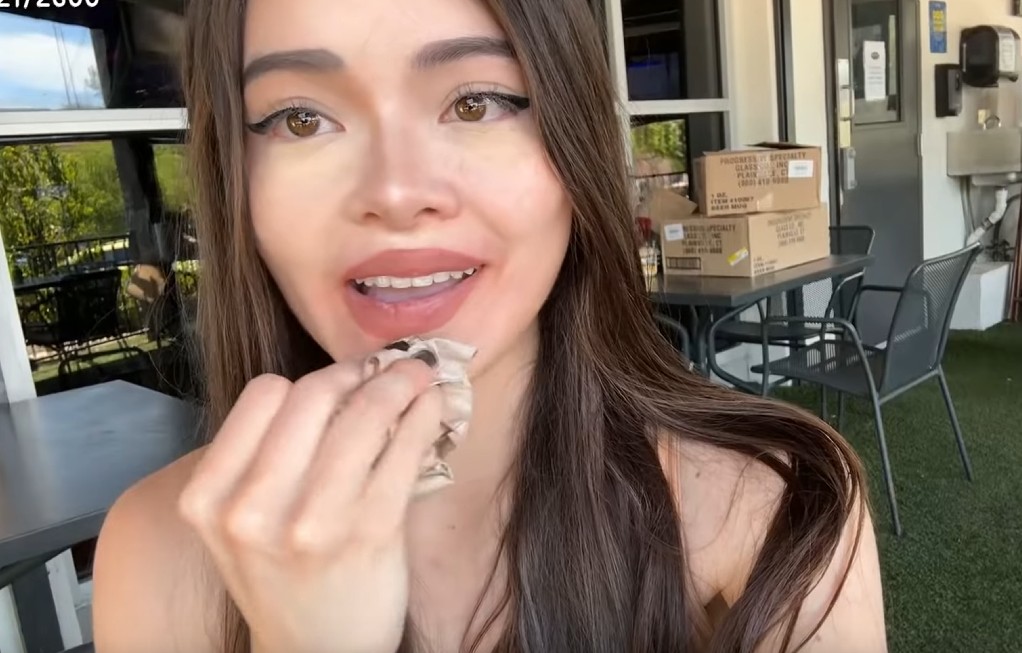 Katchii Slays the Pluckers Hot Wings Challenge