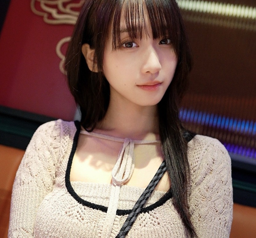 Moe Five: Japan’s Cosplay Idol with Gamer Appeal