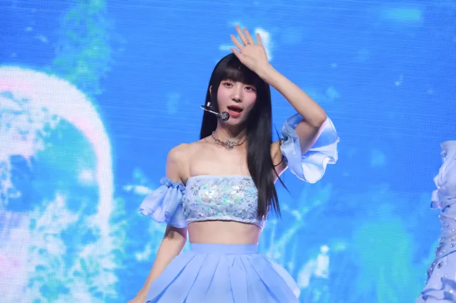 Yubin Fuerza Bruta Aven Performance Wows Seoul Crowd