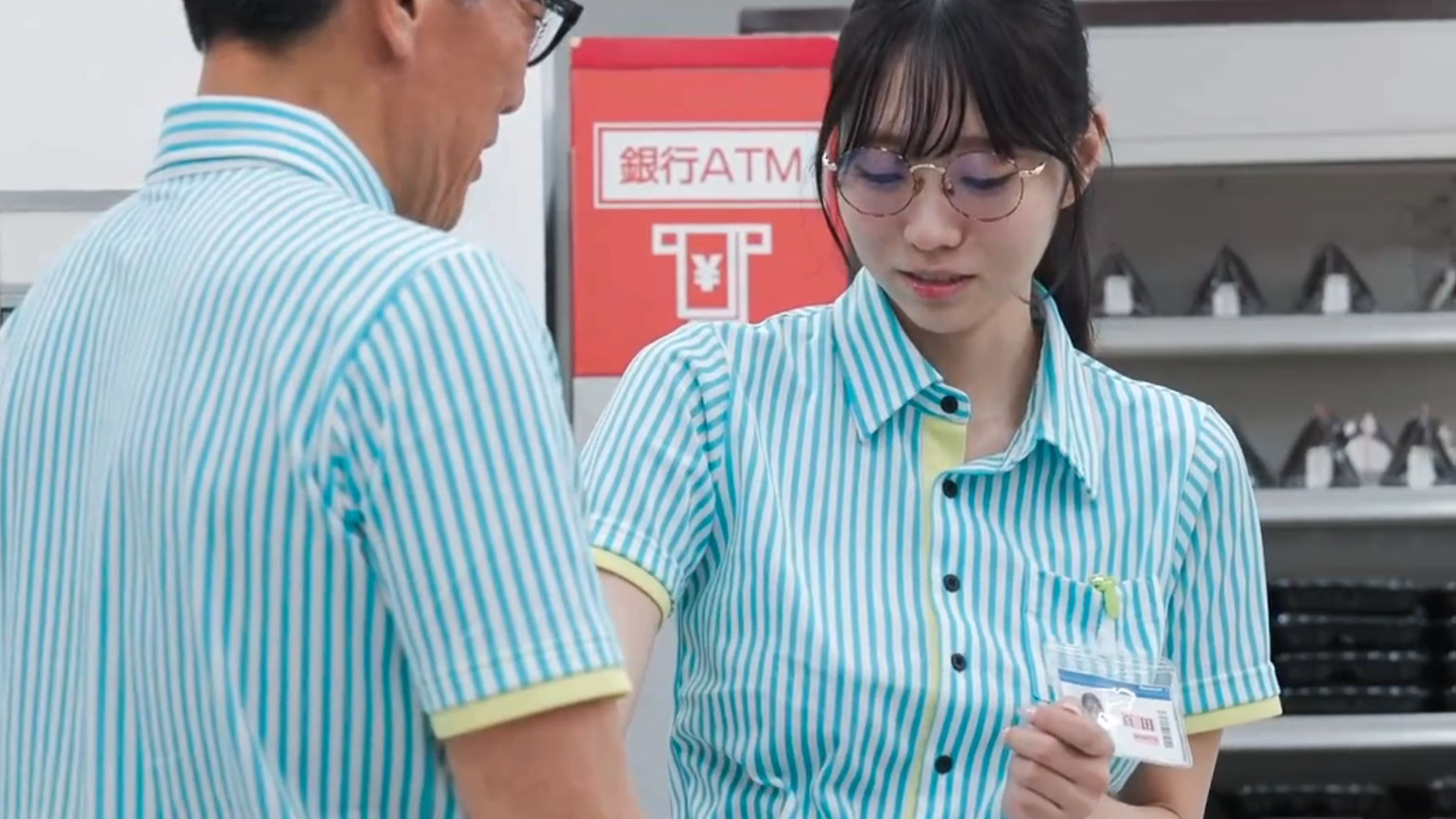 MIDA-139: Momota Mitsuki Shines as a Struggling Part-Timer