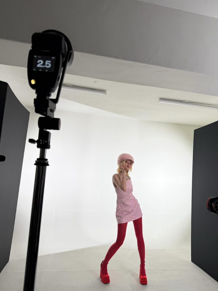 Jeon So-mi Updates Today: Playful Photos and CHAOS Fan Meet Tease