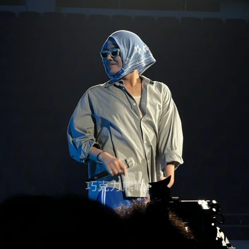 G-Dragon Stuns Fans With Cute Summer Outfit