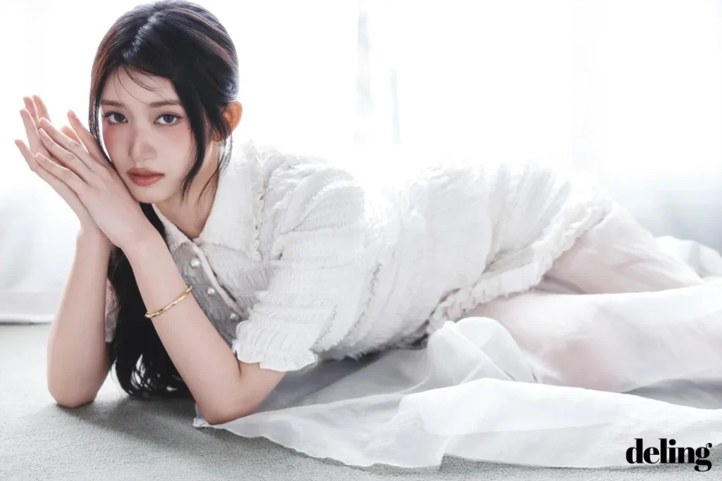  IVE Leeseo Shines in DELING July 2025 Pictorial