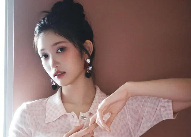 IVE Leeseo Shines in DELING July 2025 Pictorial