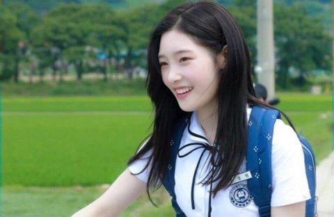 Jung Chaeyeon Praised for Natural Look Despite Surgery Rumor