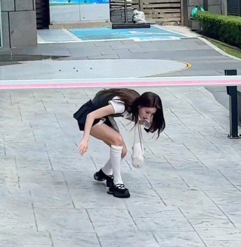 Miyeon’s Sweet Fan Service Proves She’s the Ultimate Idol