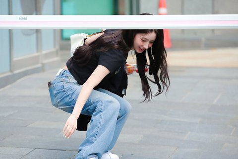 Miyeon’s Sweet Fan Service Proves She’s the Ultimate Idol