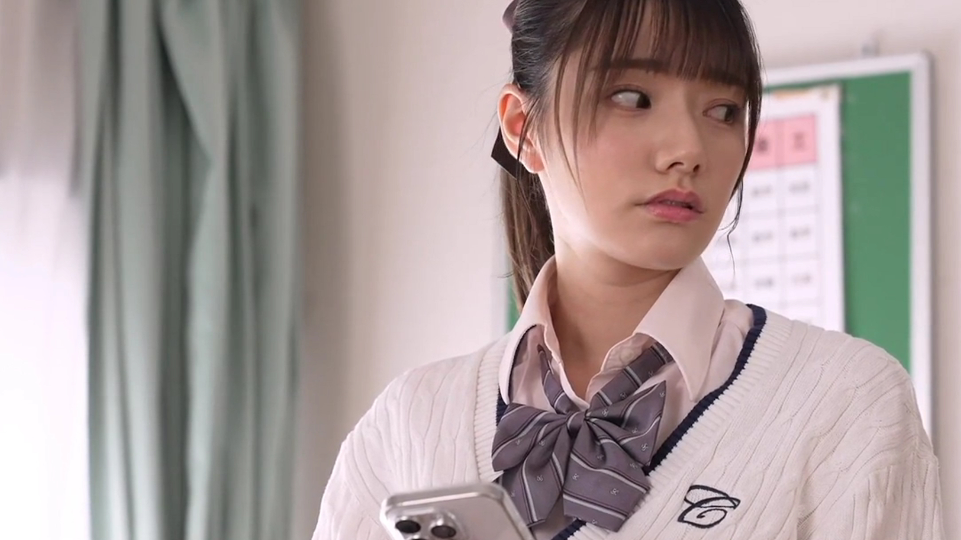 Rena Miyashita Shines as a Rebellious Student