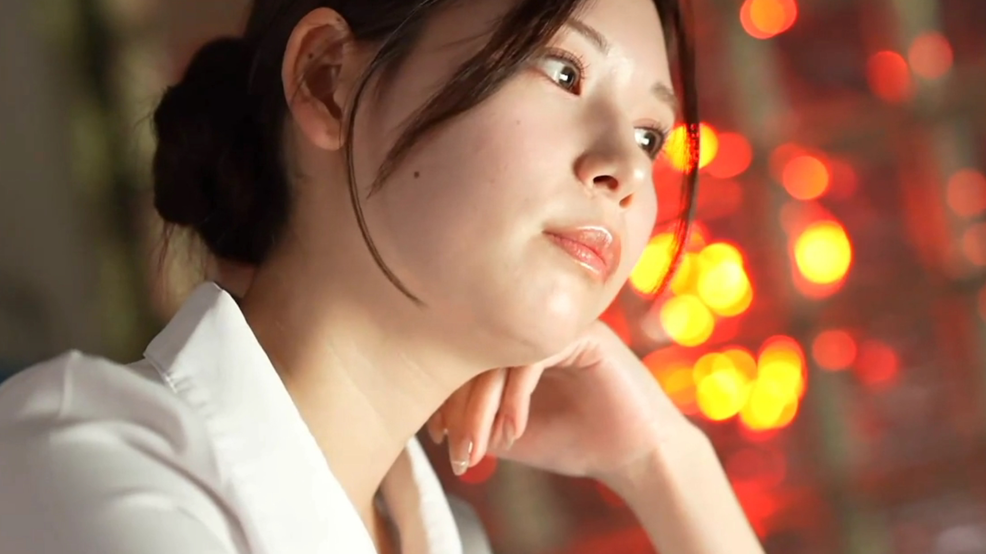 Akari Tsumugi Praised for Her Compassionate Nursing