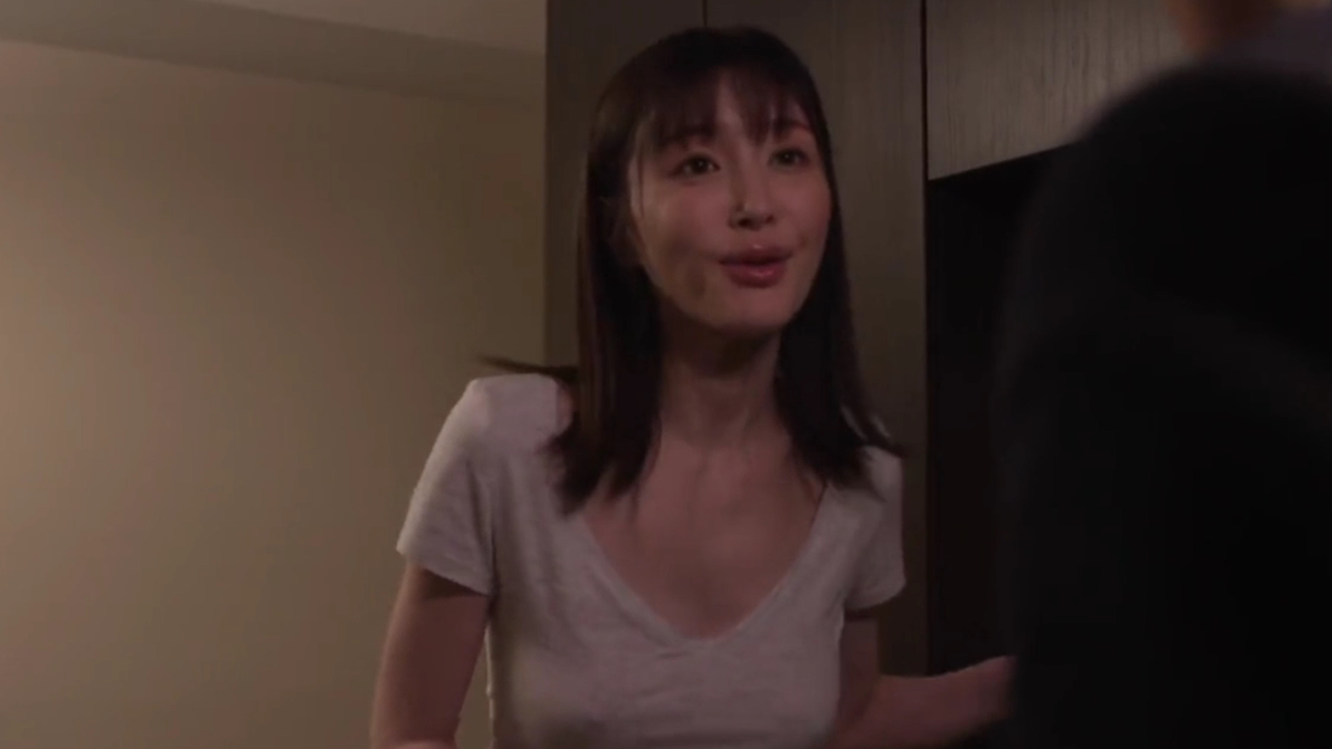 Nitou Sayaka Portrays a Graceful and Loving Housewife