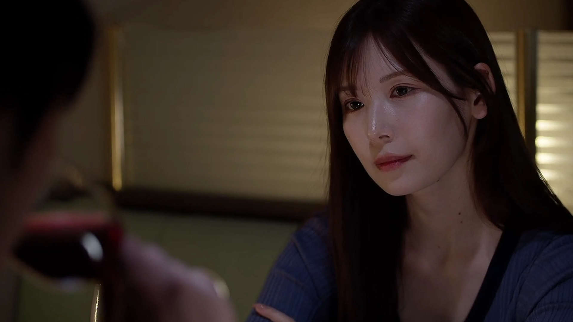 Akari Tsumugi Enjoys Heartfelt Dinner With Close Colleague