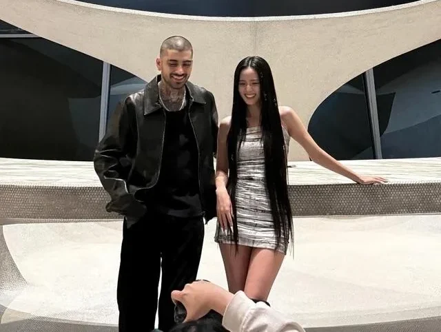 Jisoo and Zayn Show Chemistry in Eyes Closed Behind the Scenes