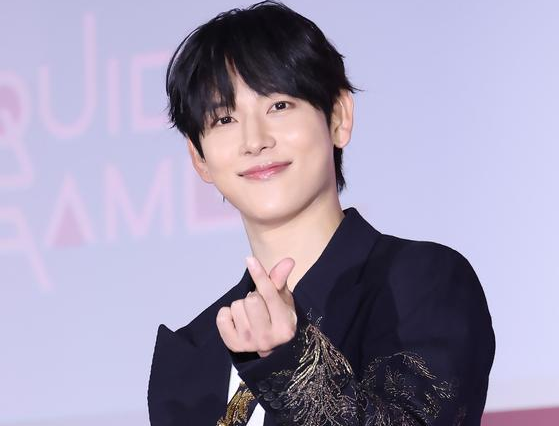 Yim Siwan Teams Up with SM for First Solo Album