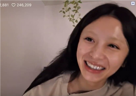 Huh Yunjin Shocks Fans After Shaving Off Eyebrows