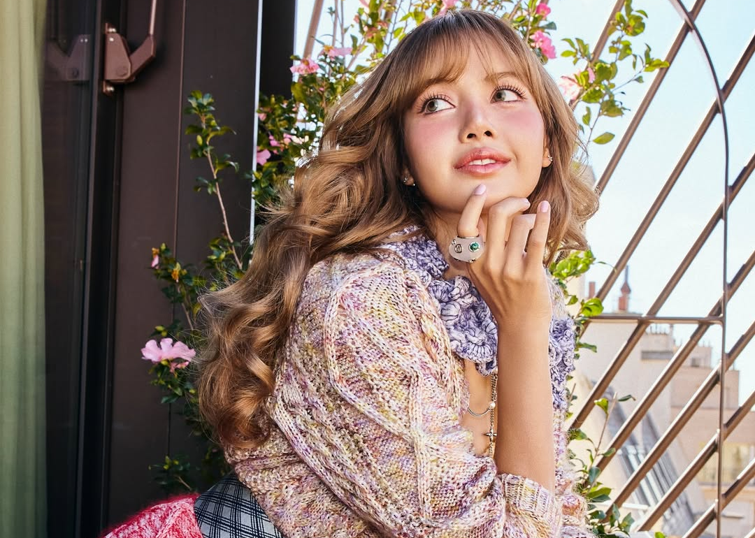 BLACKPINK Lisa’s IG Update Showcases Louis Vuitton Elegance