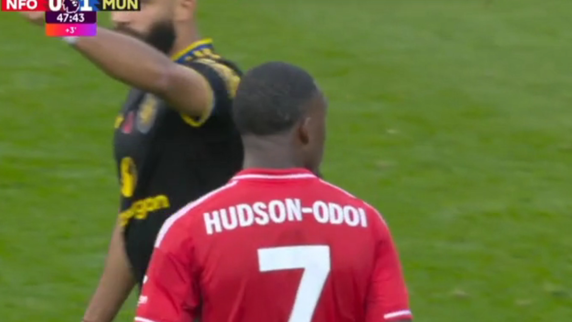 Manchester United Lead 1-0 Against Nottingham Forest at Halftime