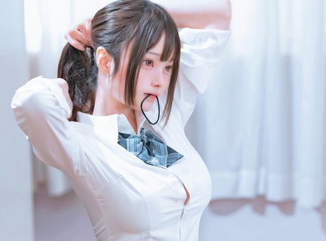 Suzuko: From Civil Servant to Rising Cosplay Star