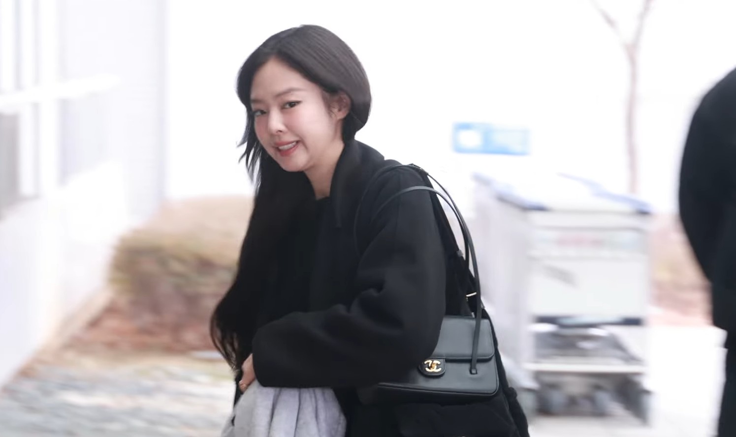 BLACKPINK Jennie and Jisoo Depart for Tokyo Tour