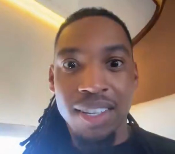 Streamer B Lou Shocked By Pilots Flying Blindfolded