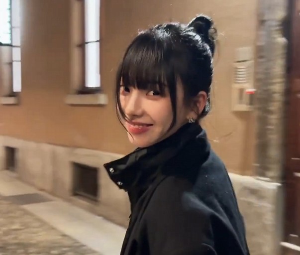 aespa Karina Enjoys Relaxing Time in Milan